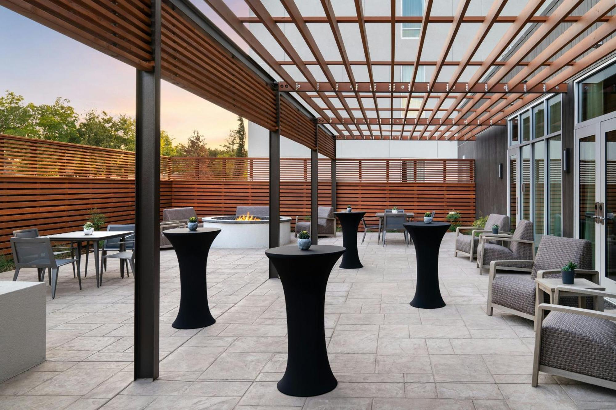 Courtyard By Marriott Fresno Clovis Hotell Eksteriør bilde
